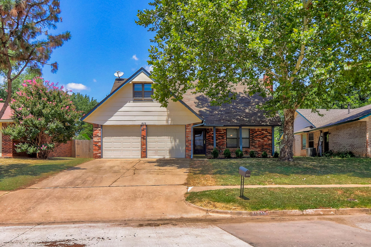 1613 E Boyd Street Norman, Oklahoma 73071 Nested Tours